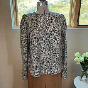 Perfect length summer blouse to wear with everything. Zara, size 8.